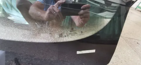 BMW 5 Series – the marking on the windshield