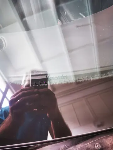 Mercedes-Benz S-Class – the new windshield, up close